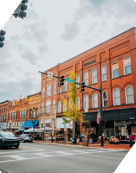 A business on a busy street that is covered by insurance for small businesses in Salem, OH